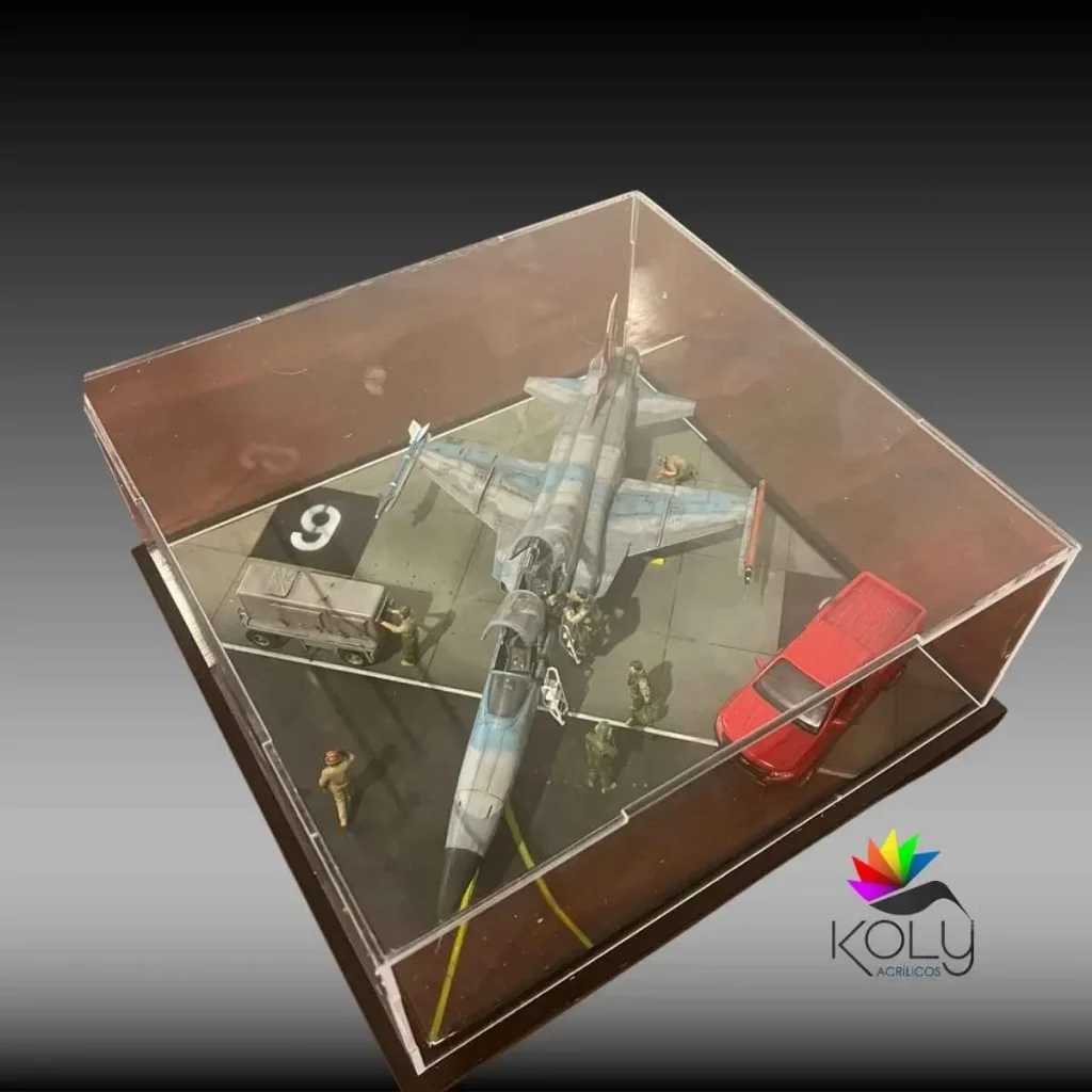 Urna de Acrílico para Maquetas y Dioramas